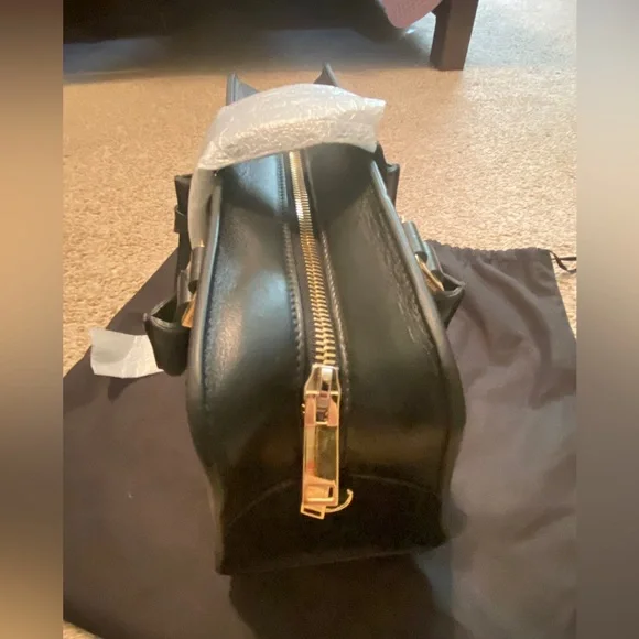 Saint Laurent crossbody logo bag - Picture 9 of 14